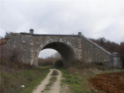 VIA VERDE :``EL PUENTE DE LA CHORRUELA&acute;&acute;